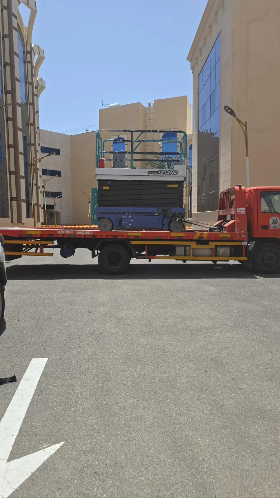 رافعات شوكيه للايجار.. مان لفت للايجار.. سيزر لفت وكرينات وجيسيبي وببكات وتاور لايت للايجار