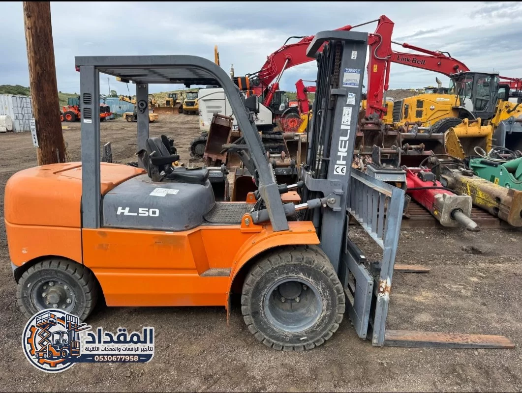 فوركلفت للإيجار في الرياض | رافعة شوكية 1–25 طن تأجير يومي / شهري| 2026