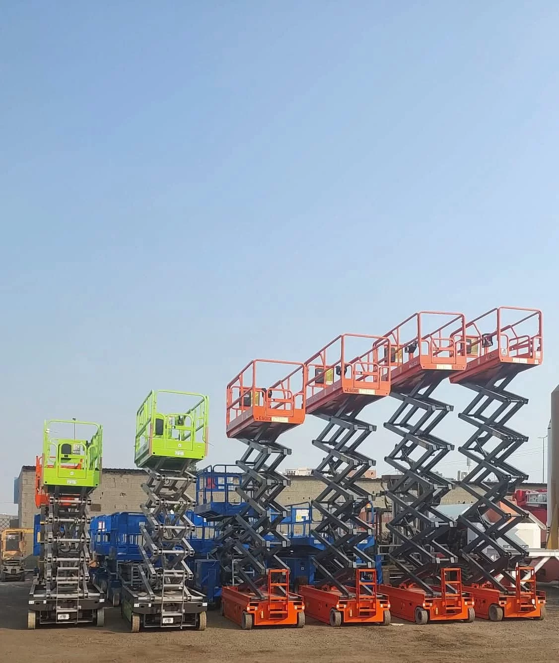 سيزر لفت للإيجار في الدمام رافعة مقصية للايجار في الدمام سيزرلفت للايجار في الدمام