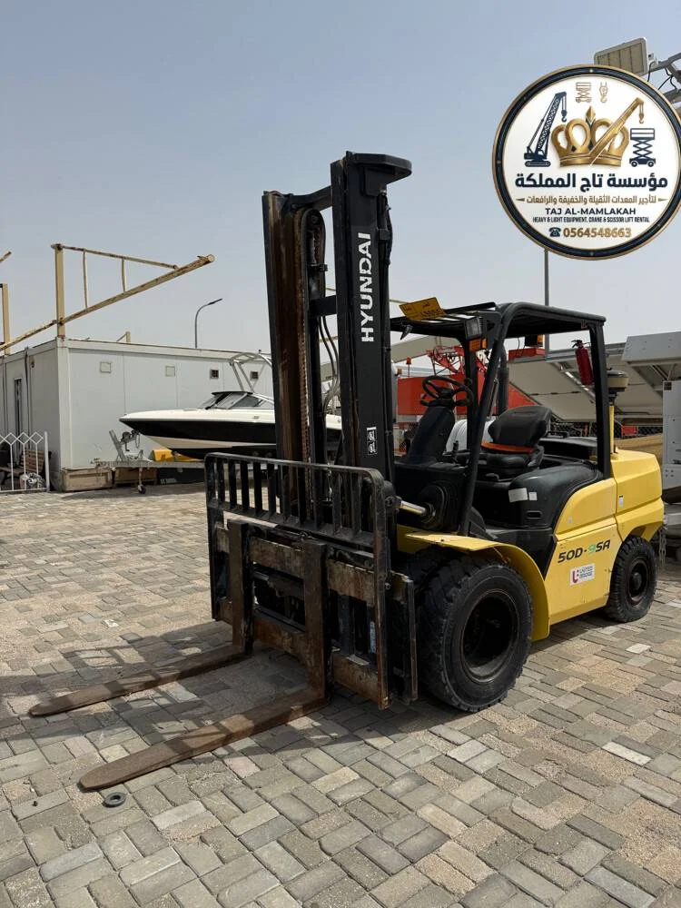 تأجير فوركلفت 1.5T 2.5T 3T 5T 7T 10T 16T 20T 25T 30T في الدمام | الجبيل - القطيف | Forklift Hire