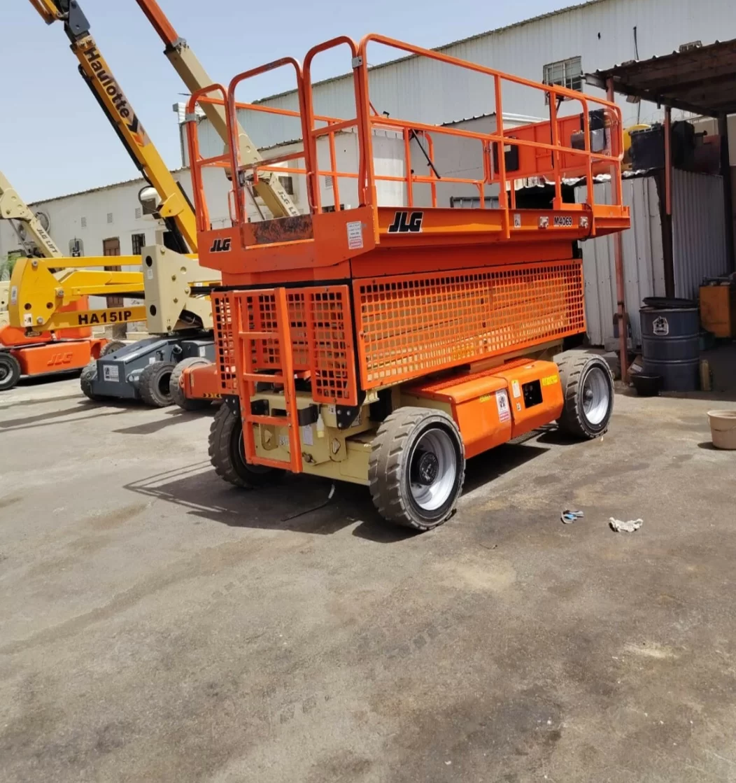 اللايجار سيزرلفت مان لفت رافعة مقصية سقالات كهربائيه جده مكه جيزان