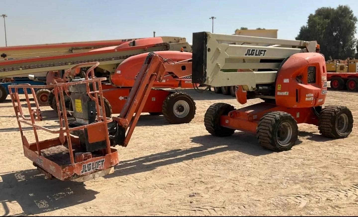 تأجير رافعات ذراعية / مان لفت / بوم لفت ديزل وبنزين في الدمام، الرياض، جدة — ارتفاعات 12م حتى 50م ⭐⭐