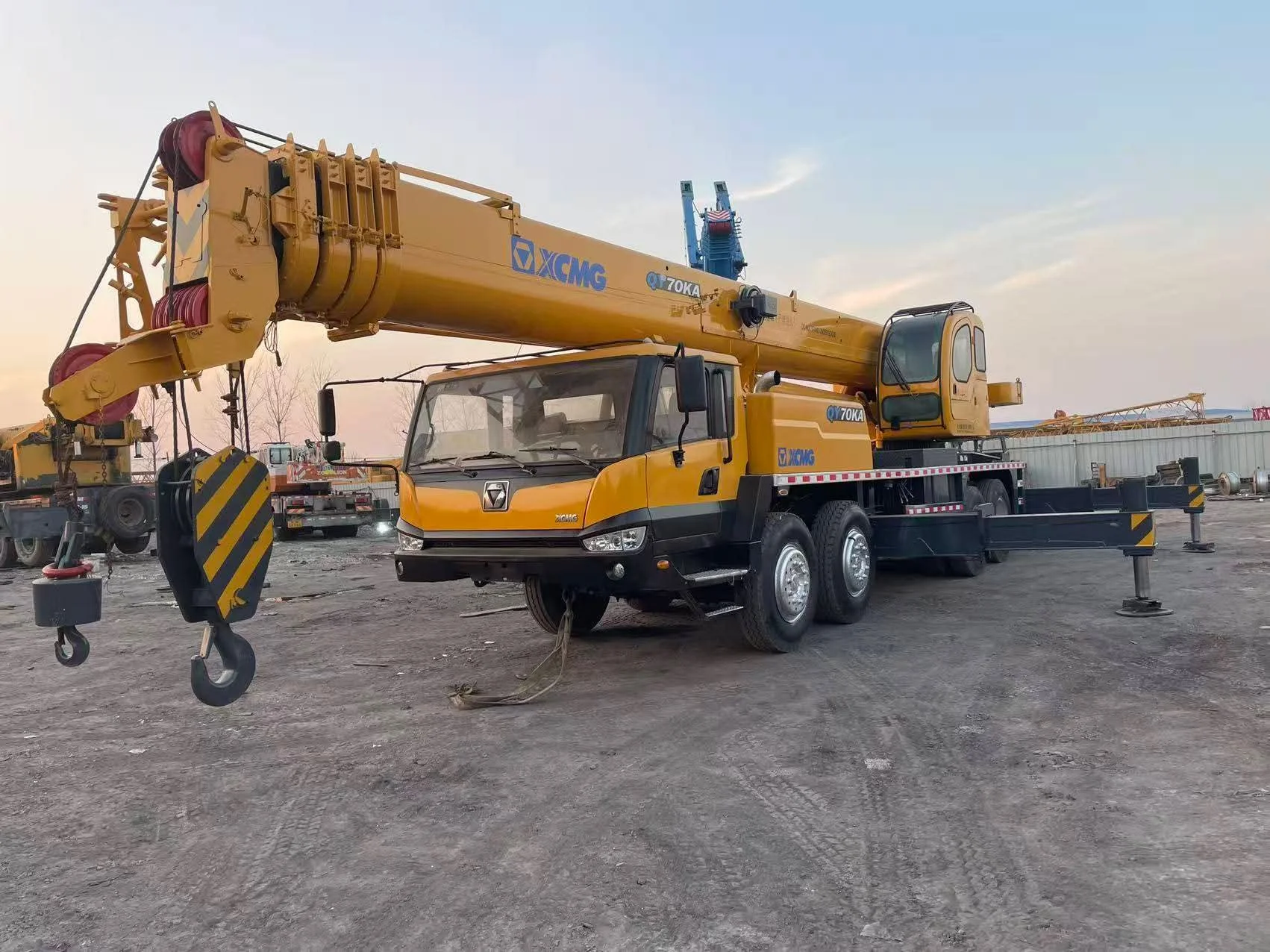 كرين 25 طن - 50 طن - 100 طن للإيجار بالرياض | الدرعية - الخرج ║ أفضل شركة تأجير كرينات بالرياض 🏗️