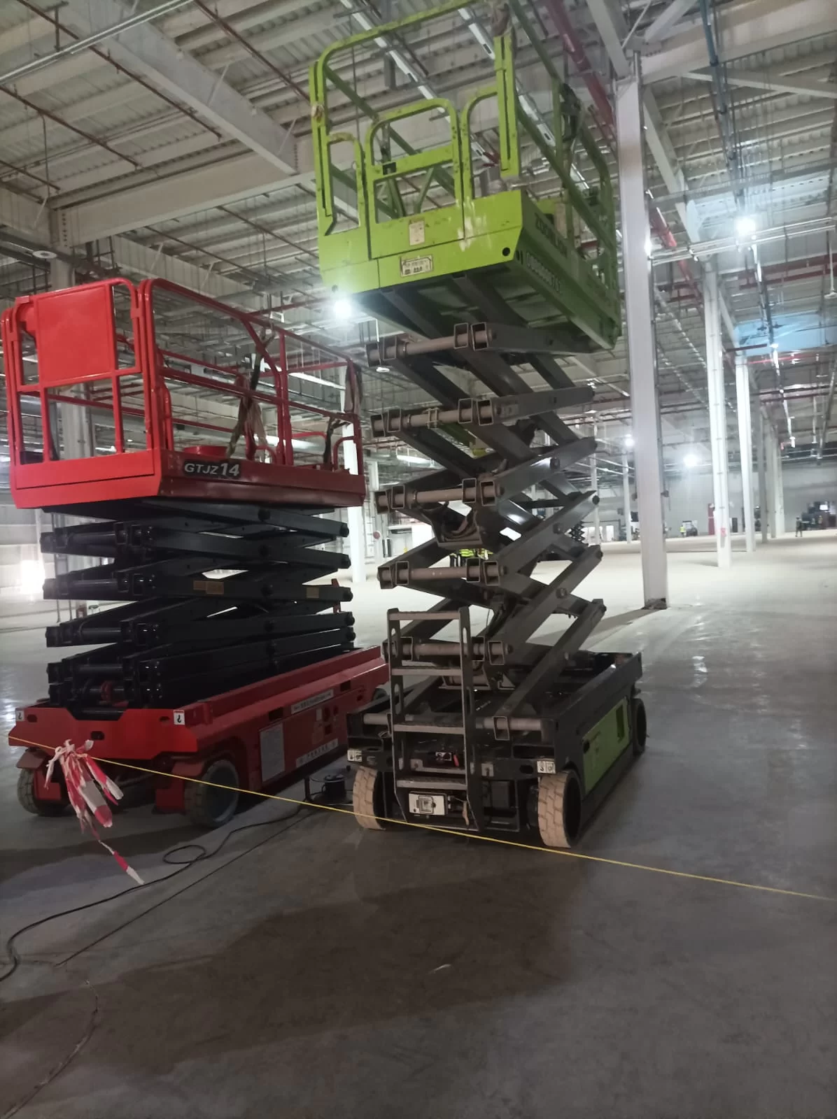 Electricity | Scissor lift rental Jeddah - Riyadh - Dammam - near me - 8m 10m 12m 14m 16m - Lifting platforms - Saudi Arabia
