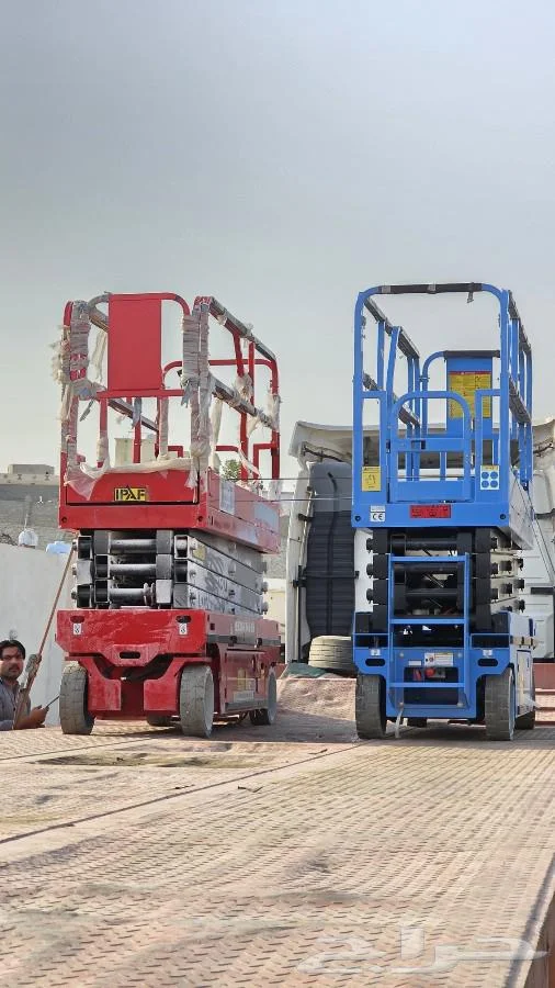 سيزر لفت للإيجار بالدمام | منصات رفع مقصية شبكات حريق وتكييف مخازن لوجستية 8-10-12-14-16م أمان معتمد