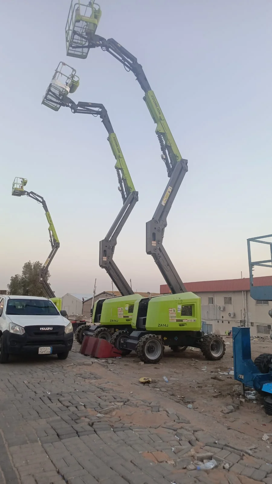 سيزر لفت مانلفت رافعه مقصيه للايجار الشهري واليومي