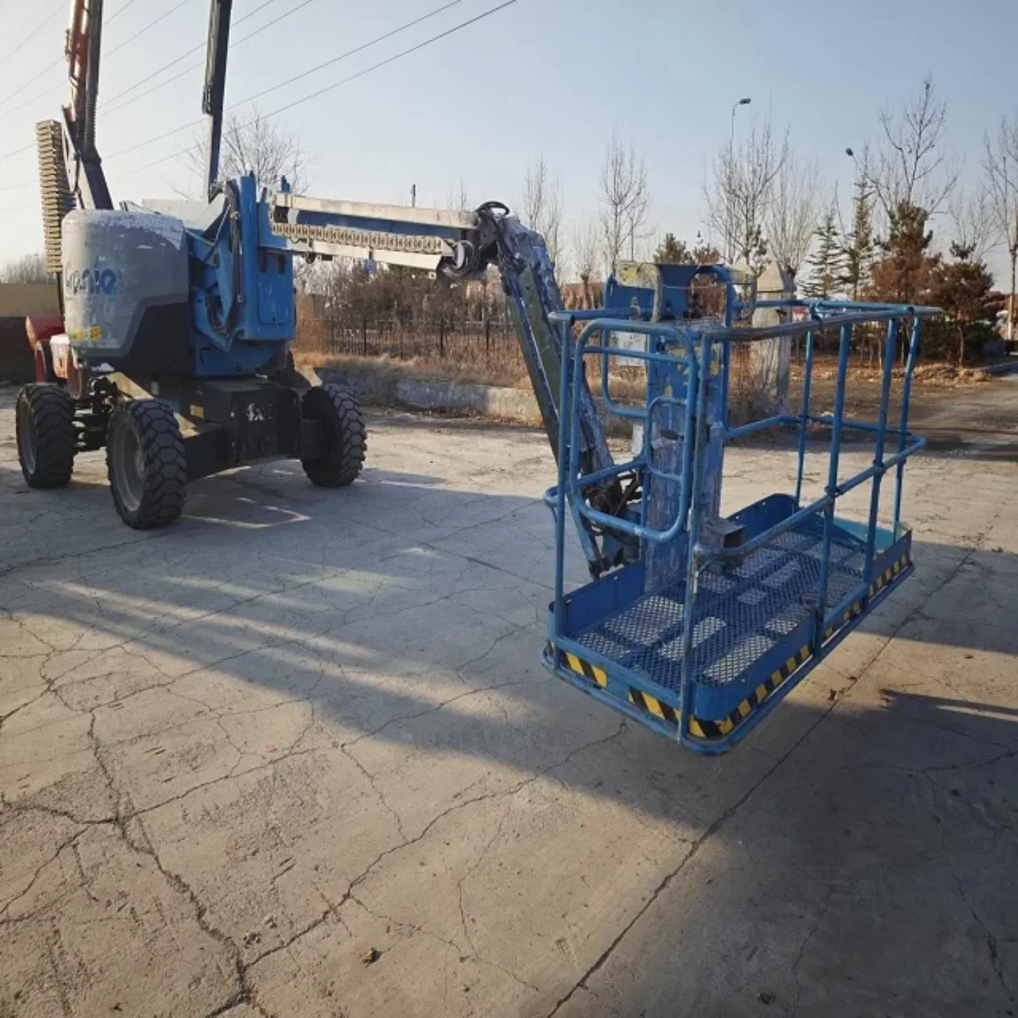 تأجير الرافعات الذراعية (مان لفت) في الدمام، الهفوف، الخبر، القطيف، الجبيل