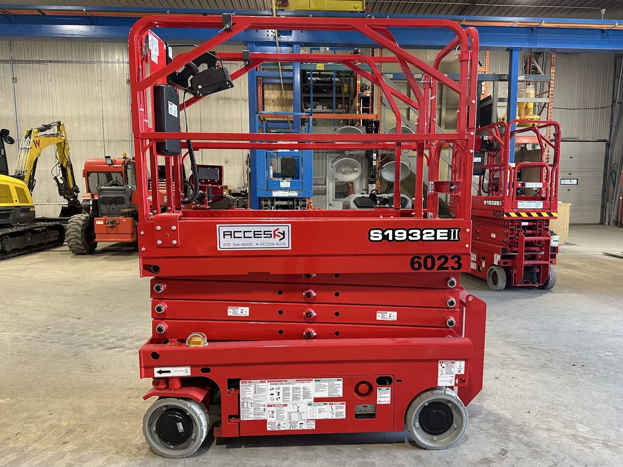 Scissor lift 12meter 14meter rental in Dammam - electricity