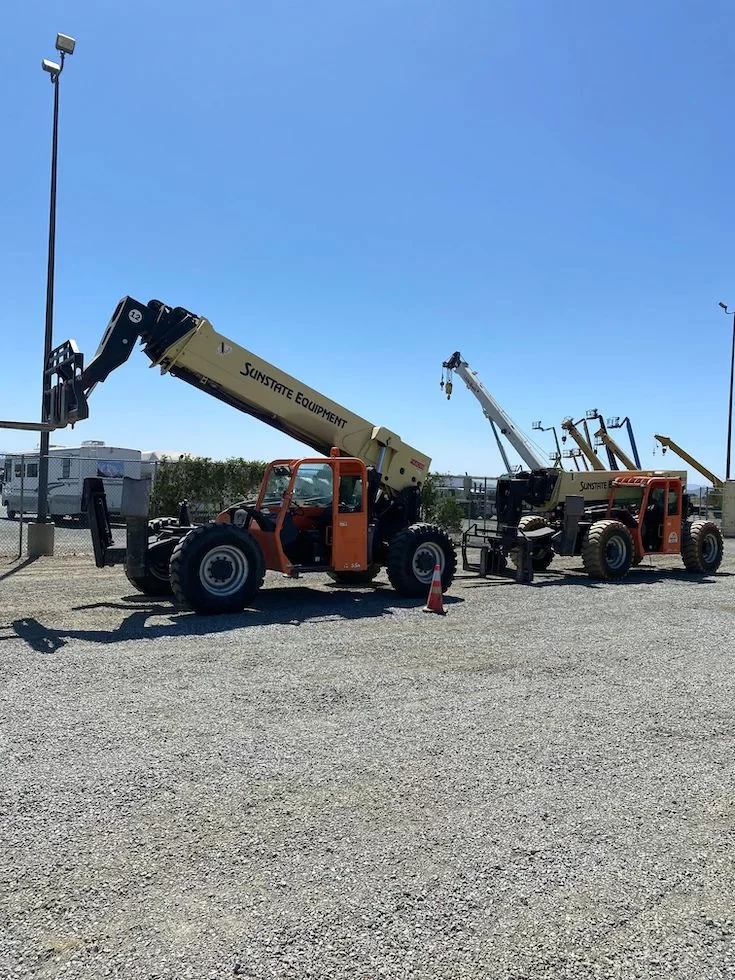 رافعات تليهندر تلسكوبية JCB للإيجار في الدمام وجدة ومكة والرياض والخبر — جاهزية فورية، أداء قوي، وحلول رفع ومناولة للمشاريع الثقيلة