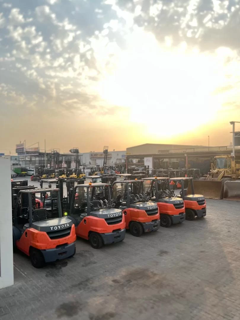 فوركلفت للإيجار في الدمام - معدات رفع مناولة وحديثة للإيجار بالدمام