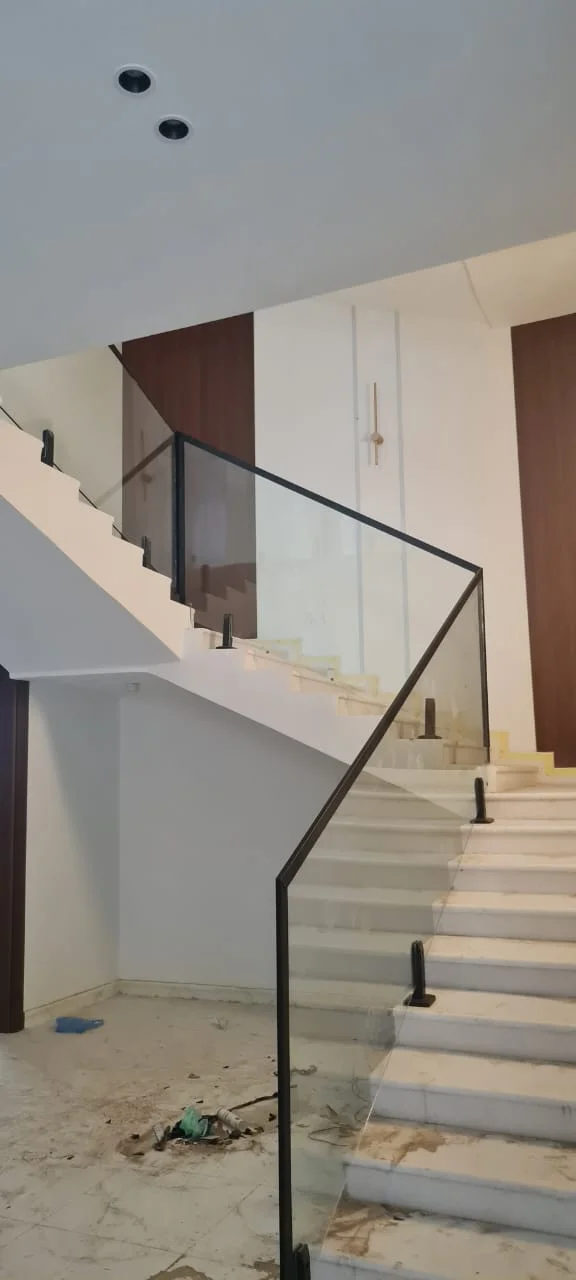زجاج سكريت الرياض 0505771901 اتصل نصل