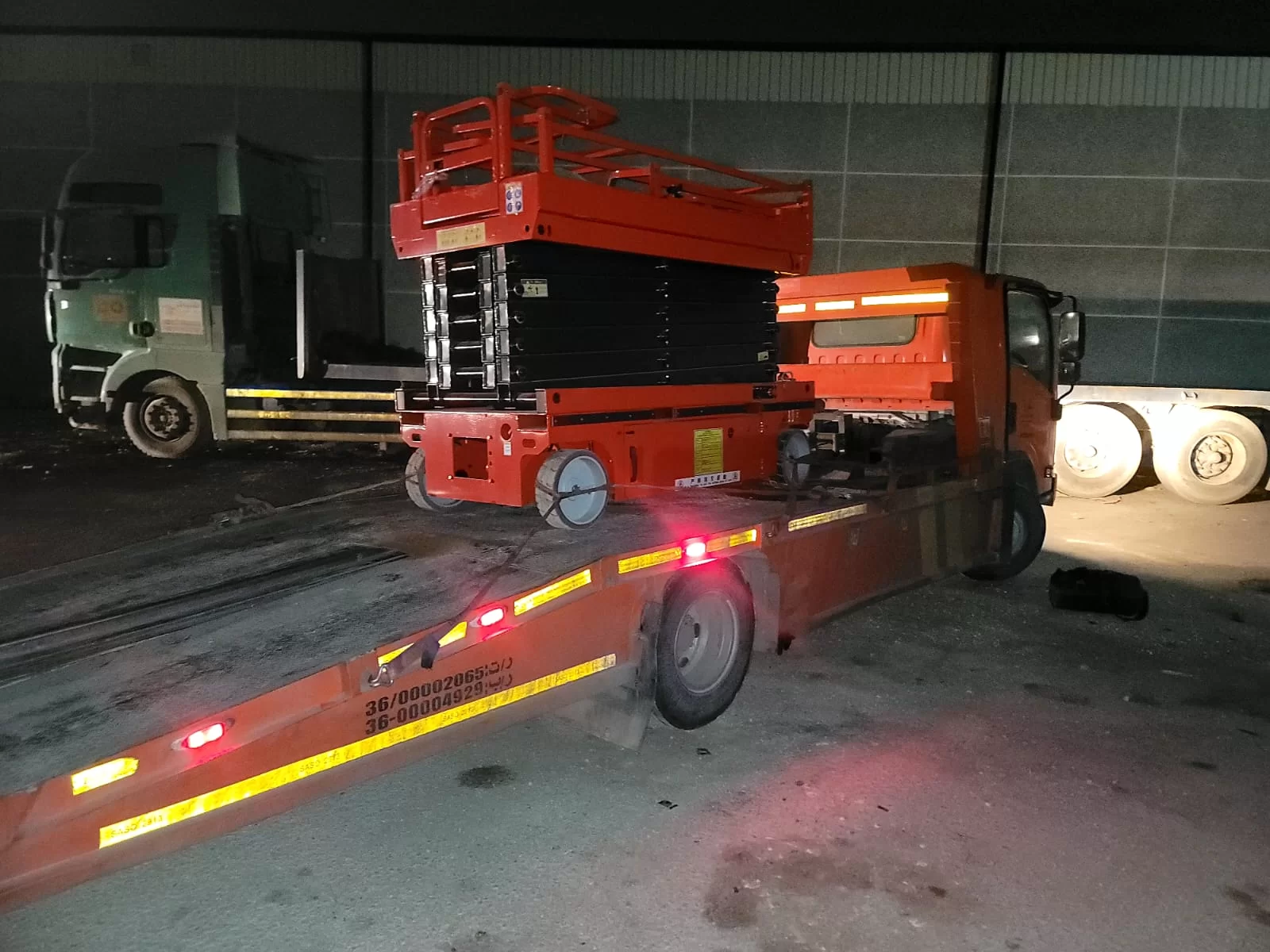 سيزرلفت ٨متر ١٠متر ١٢متر ١٤متر للايجار الدمام