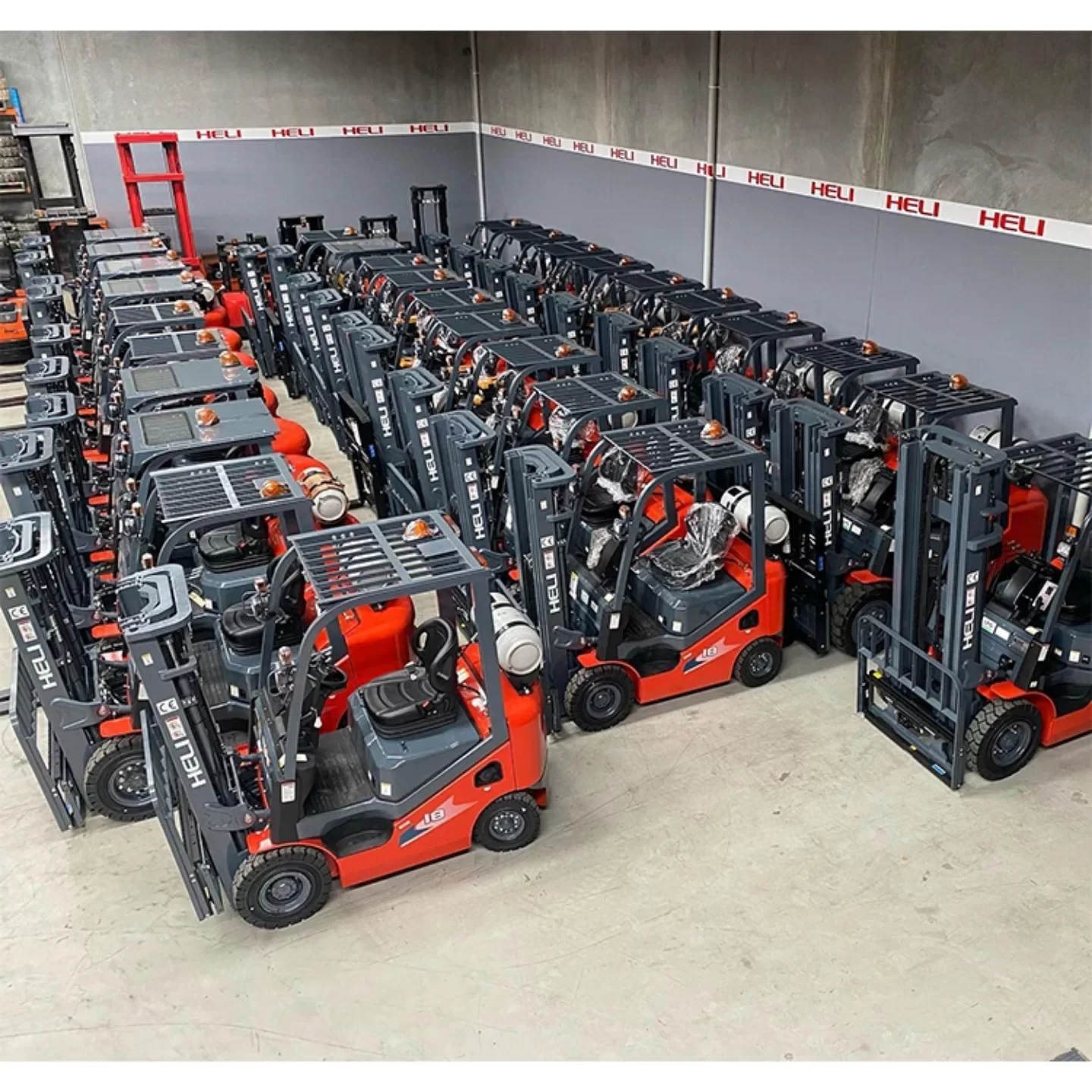 فوركلفت 3طن 5 طن 7 طن 10 طن للأيجار في الرياض بالسعودية / 0530677958