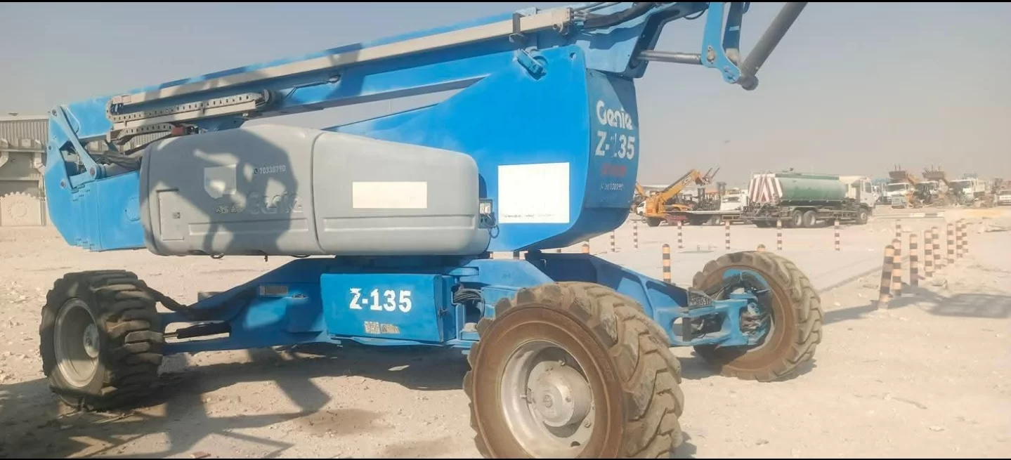 تأجير رافعات ذراعية (مان لفت) 18–42 متر في جدة ومكة والمدينة | Boom Lift Rental Saudi Arabia