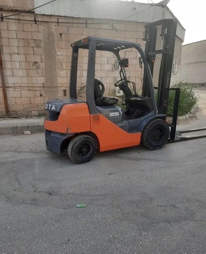 رافعة شوكية للايجار
