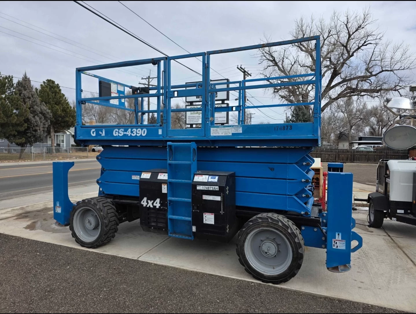 0556837784 2️⃣ تأجير سيزر لفت 6م إلى 20م في الدمام الرياض جدة | السامي للمقاولات 0556837784