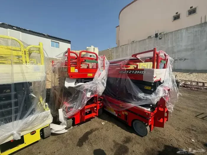 Scissor lift for rent in Jeddah, Makkah Al-Mukarramah 8m 10m 12m 14m 16m | Diesel electricity Saudi Arabia